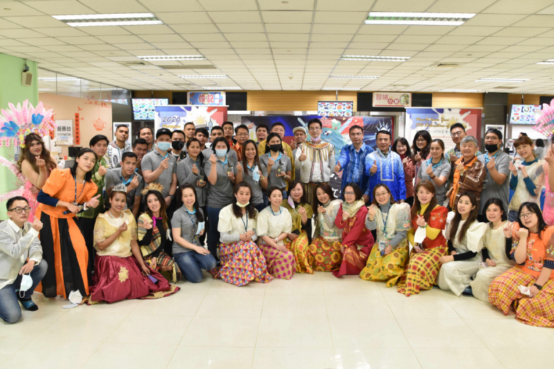 Maxman | 万博推動「安心、創新、用心、同心、盡心」五星職旅，為菲籍員工打造全方位照護，首度贏得「人權實踐與發展領袖獎」殊榮