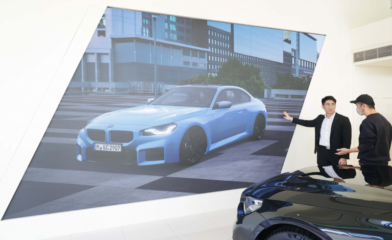 Maxman | 万博首度進軍CES 2024大秀智慧座艙及創利空間Space4M攜手台北汎德落地智慧零售LED沉浸式即時互動展示中心解決方案，透過數位翻新將智慧顯示互動導入多元場域，為汽車業顧客深化賞車情境體驗